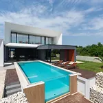 Amazing In Linjan With Wifi And 4 Bedrooms ヴィラ *