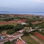 Amazing In Linjan With Wifi And 4 Bedrooms