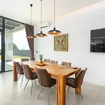 Amazing In Linjan With Wifi And 4 Bedrooms *