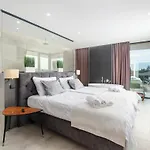 Amazing In Linjan With Wifi And 4 Bedrooms ヴィラ Ližnjan