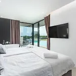 Amazing In Linjan With Wifi And 4 Bedrooms ヴィラ
