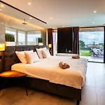 Amazing In Linjan With Wifi And 4 Bedrooms ヴィラ *