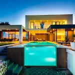 Amazing In Linjan With Wifi And 4 Bedrooms