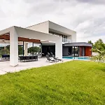 Amazing In Linjan With Wifi And 4 Bedrooms *