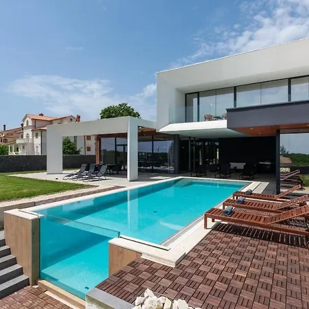 Amazing In Linjan With Wifi And 4 Bedrooms * Ližnjan