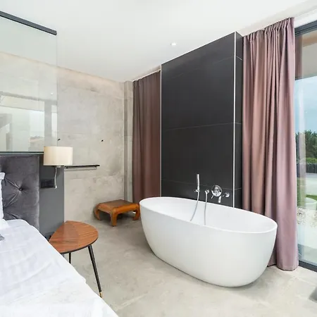 Villa Amazing In Linjan With Wifi And 4 Bedrooms