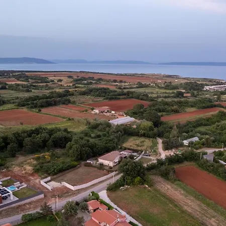 Amazing In Linjan With Wifi And 4 Bedrooms