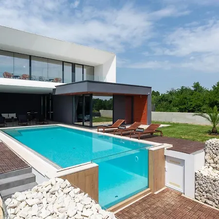 Amazing In Linjan With Wifi And 4 Bedrooms
