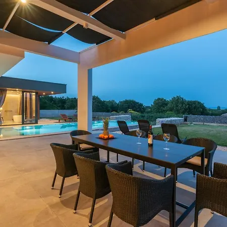 Amazing In Linjan With Wifi And 4 Bedrooms *