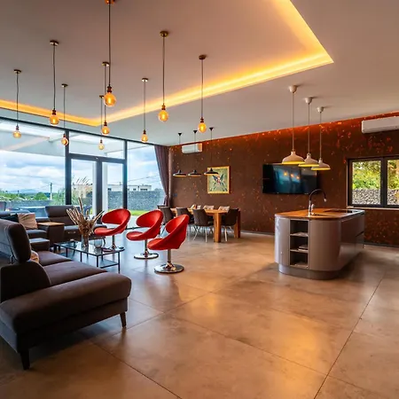 Vila Amazing In Linjan With Wifi And 4 Bedrooms Liznjan